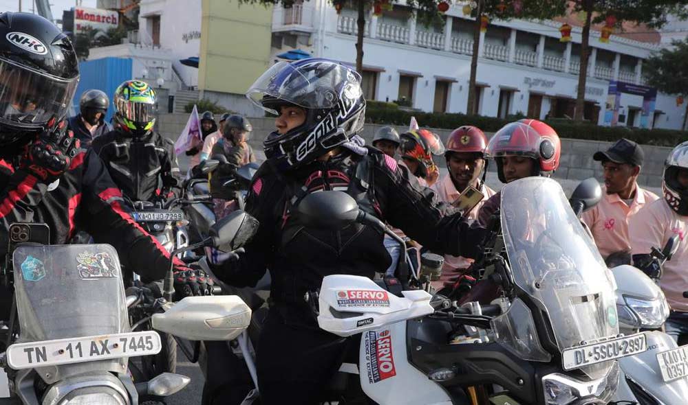 All Women Bikers Rally to raise Awareness on Breast Cancer